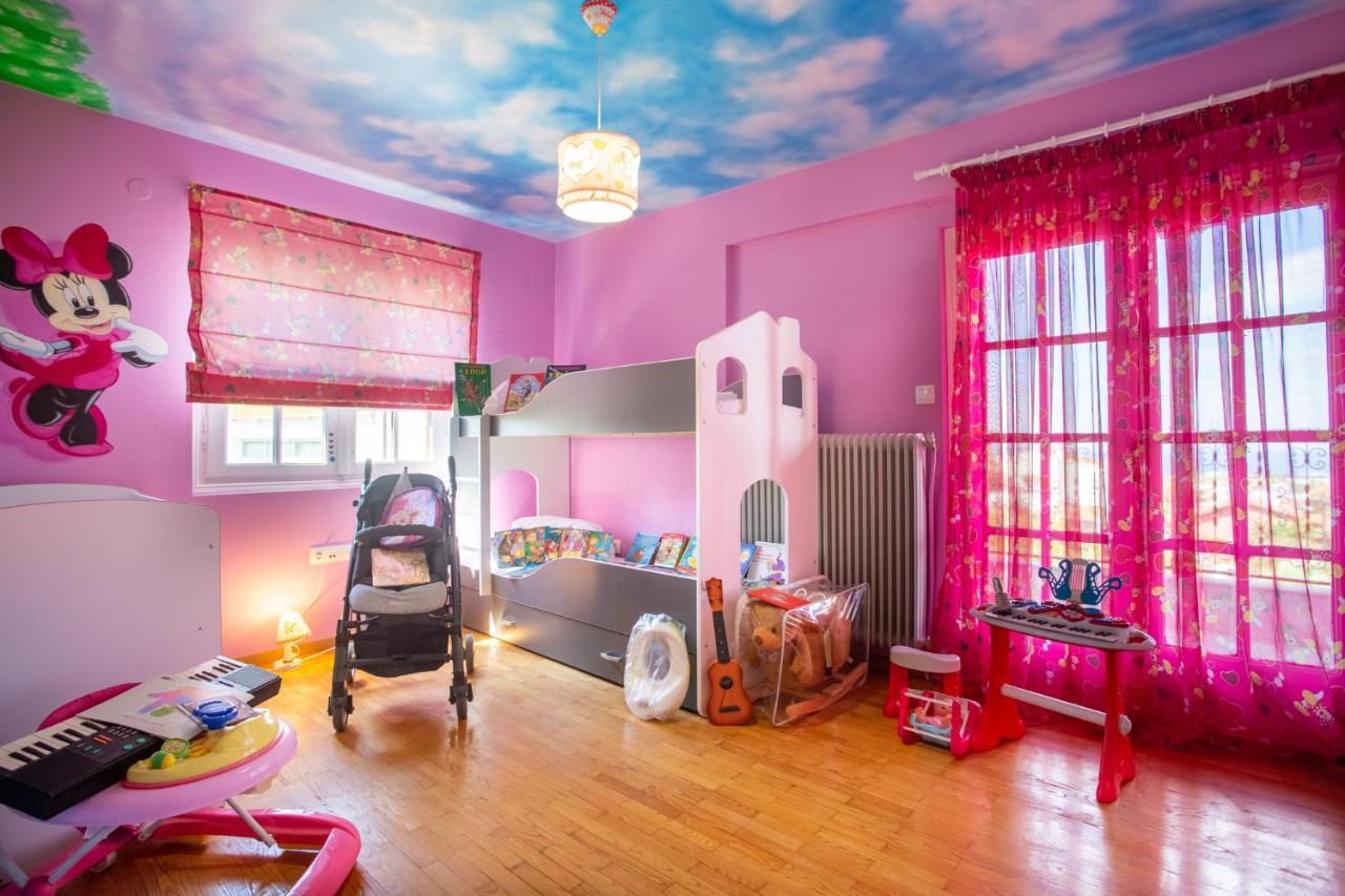 Τraditional Fully Detached Villa On A Luxurious Hillock Of Thessaloniki With Its Own Garden Also For Family & Wedding Gatherings For 10 To 25 People Only 15 Minutes From Airport Exterior foto