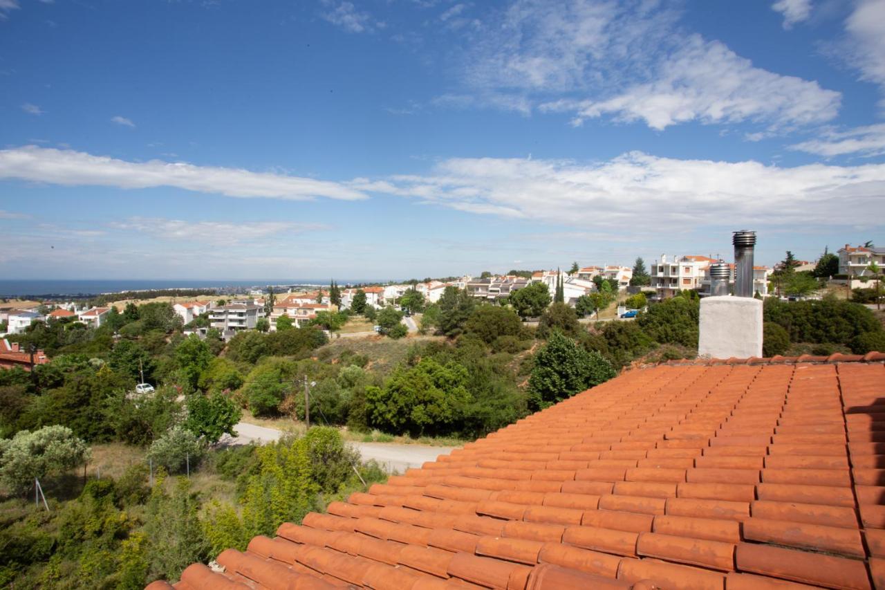 Τraditional Fully Detached Villa On A Luxurious Hillock Of Thessaloniki With Its Own Garden Also For Family & Wedding Gatherings For 10 To 25 People Only 15 Minutes From Airport Exterior foto
