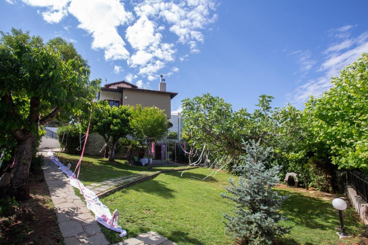 Τraditional Fully Detached Villa On A Luxurious Hillock Of Thessaloniki With Its Own Garden Also For Family & Wedding Gatherings For 10 To 25 People Only 15 Minutes From Airport Exterior foto